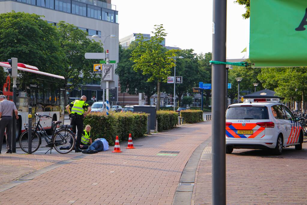 E-biker gaat onderuit en raakt gewond