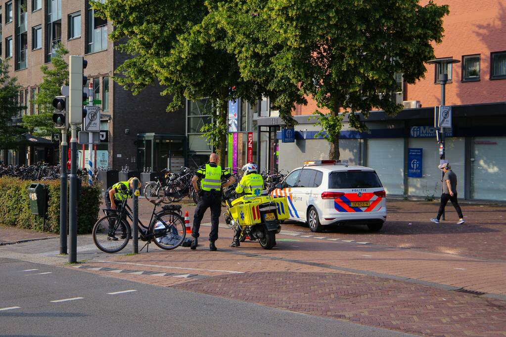 E-biker gaat onderuit en raakt gewond