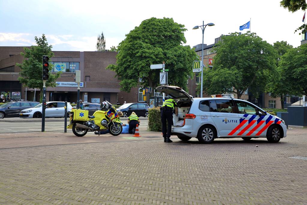 E-biker gaat onderuit en raakt gewond