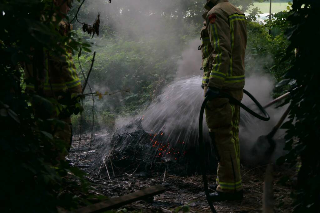 Politiehelikopter ontdekt brand in bosgebied