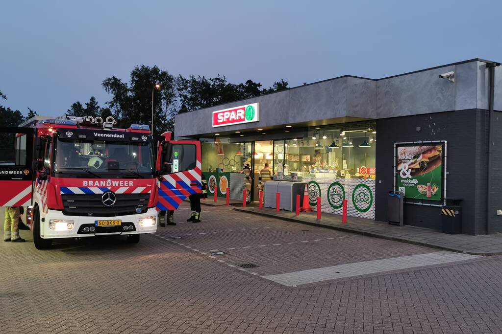 Rookgenerator gaat af bij Esso-tankstation