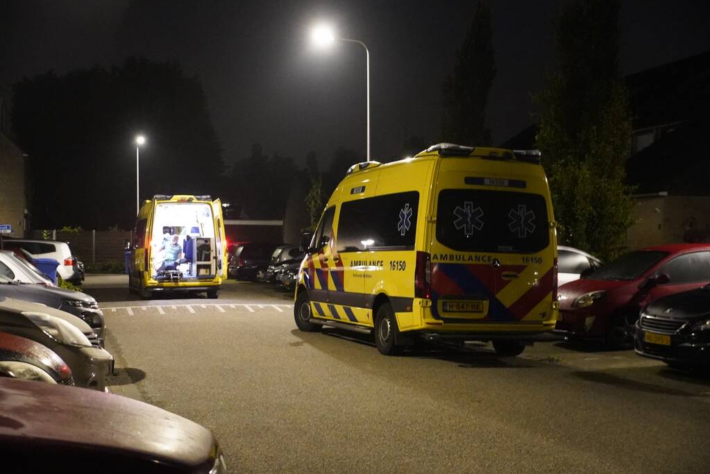 Persoon zwaargewond door incident in woning