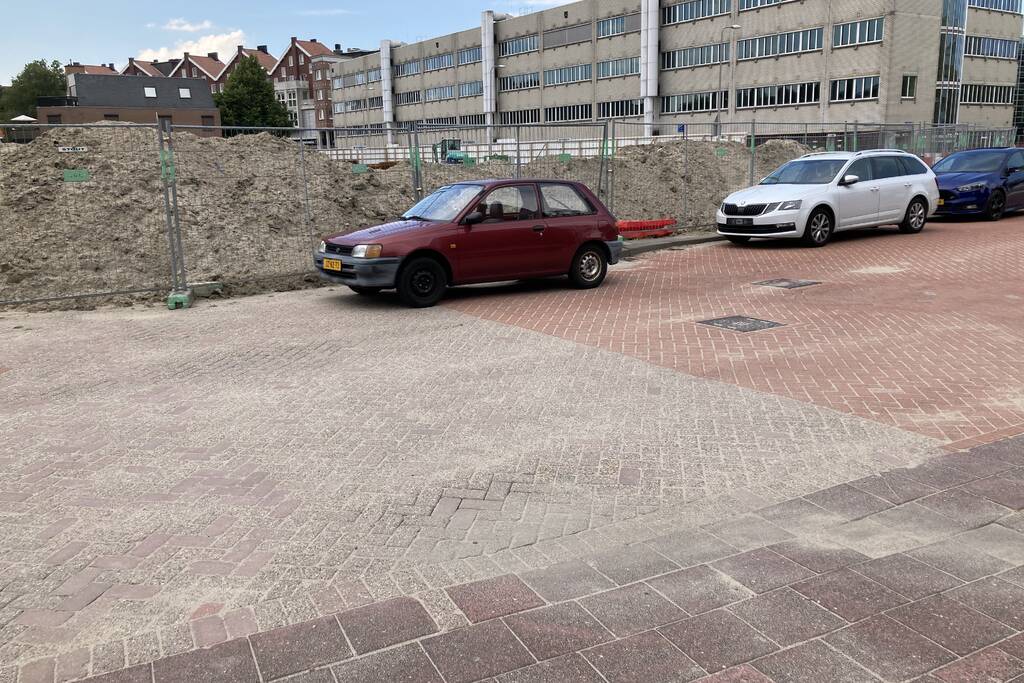 Kop-staart botsing tussen twee auto's