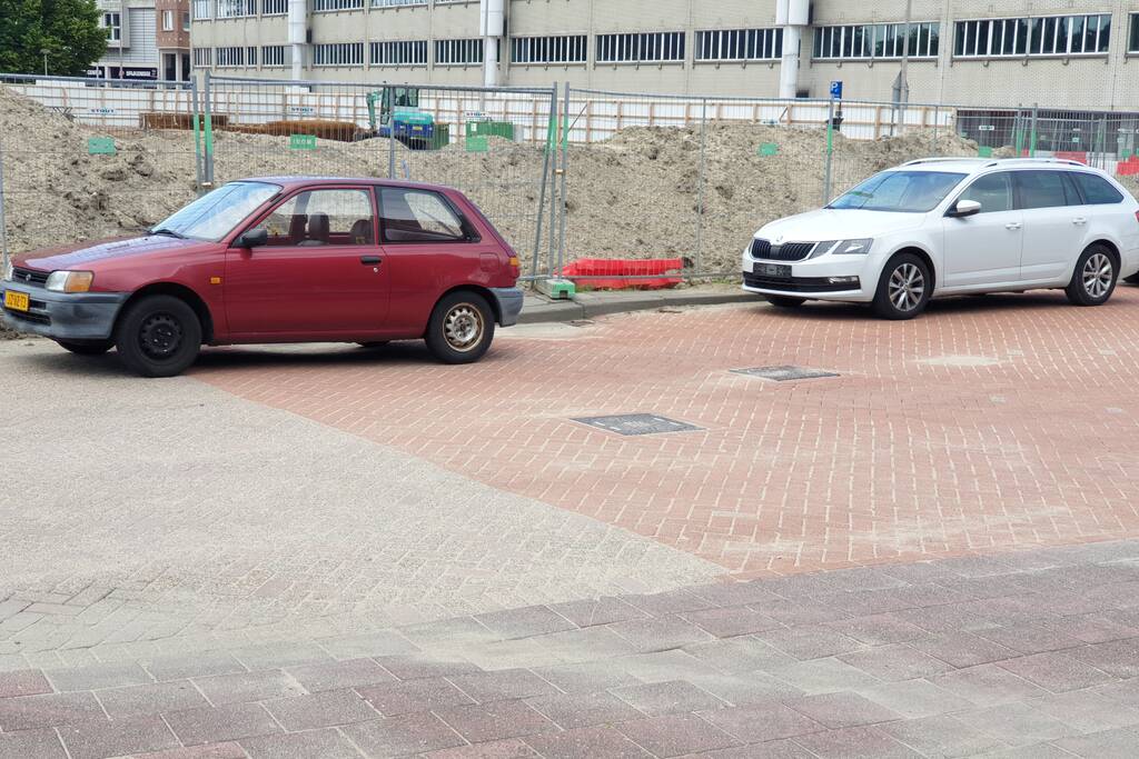 Kop-staart botsing tussen twee auto's