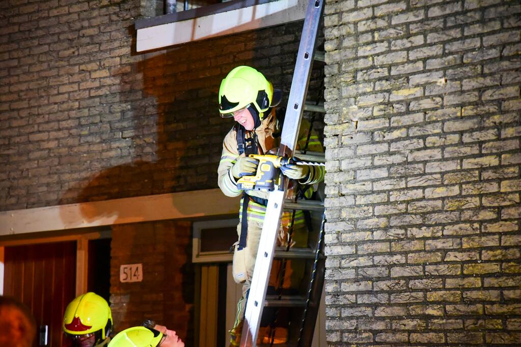 Brand in spouwmuur na wegbranden wespennest