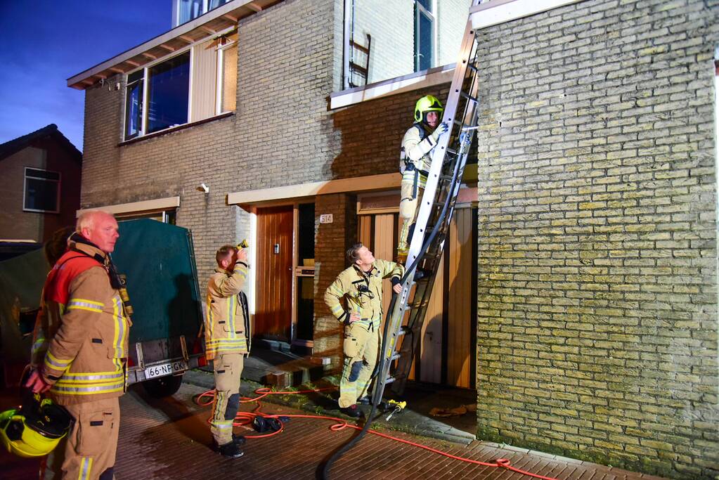 Brand in spouwmuur na wegbranden wespennest
