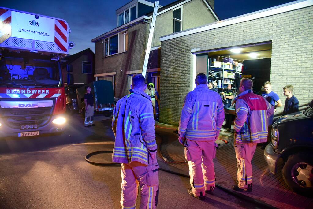 Brand in spouwmuur na wegbranden wespennest