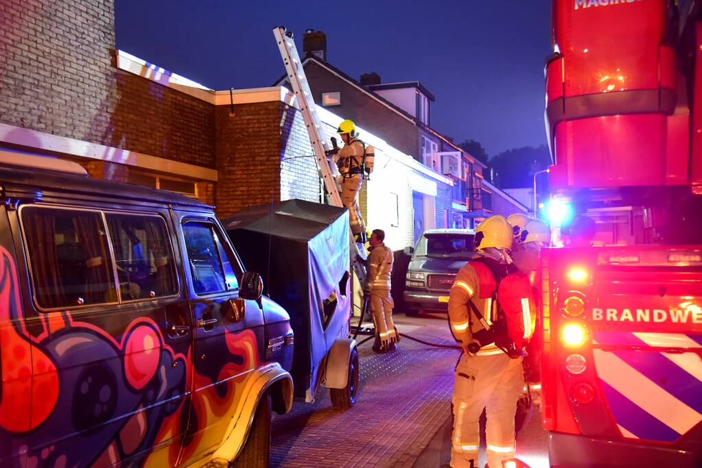 Brand in spouwmuur na wegbranden wespennest
