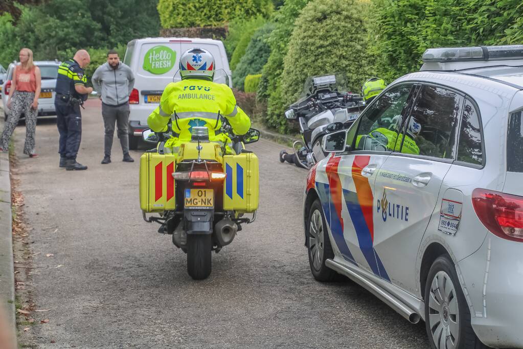 Meisje op fiets raakt gewond bij aanrijding met bestelbus
