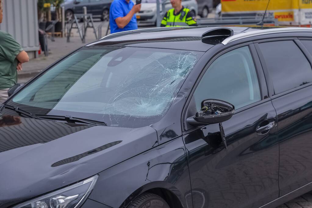 Fietser geschept op parkeerterrein Praxis