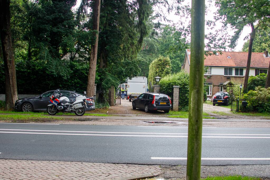 Aanhouding bij aantreffen hennepkwekerij in villa