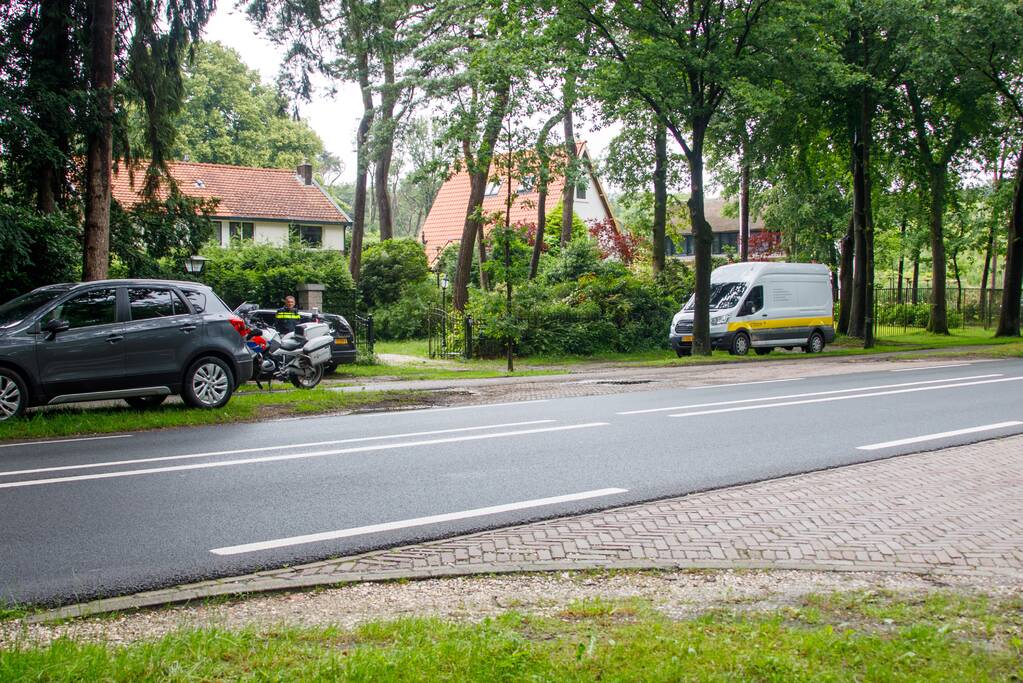 Aanhouding bij aantreffen hennepkwekerij in villa