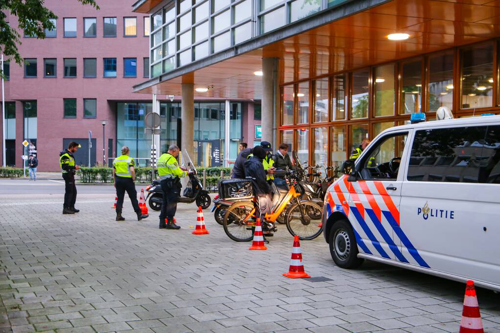 Aanhoudingen tijdens grote scooter controle