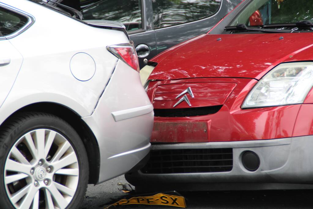 Vier personenwagens betrokken bij kop-staartaanrijding