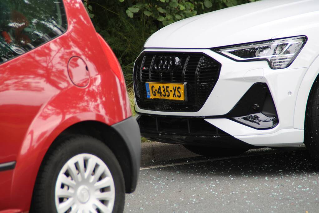 Vier personenwagens betrokken bij kop-staartaanrijding