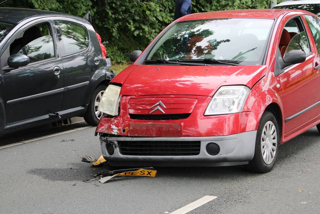 Vier personenwagens betrokken bij kop-staartaanrijding
