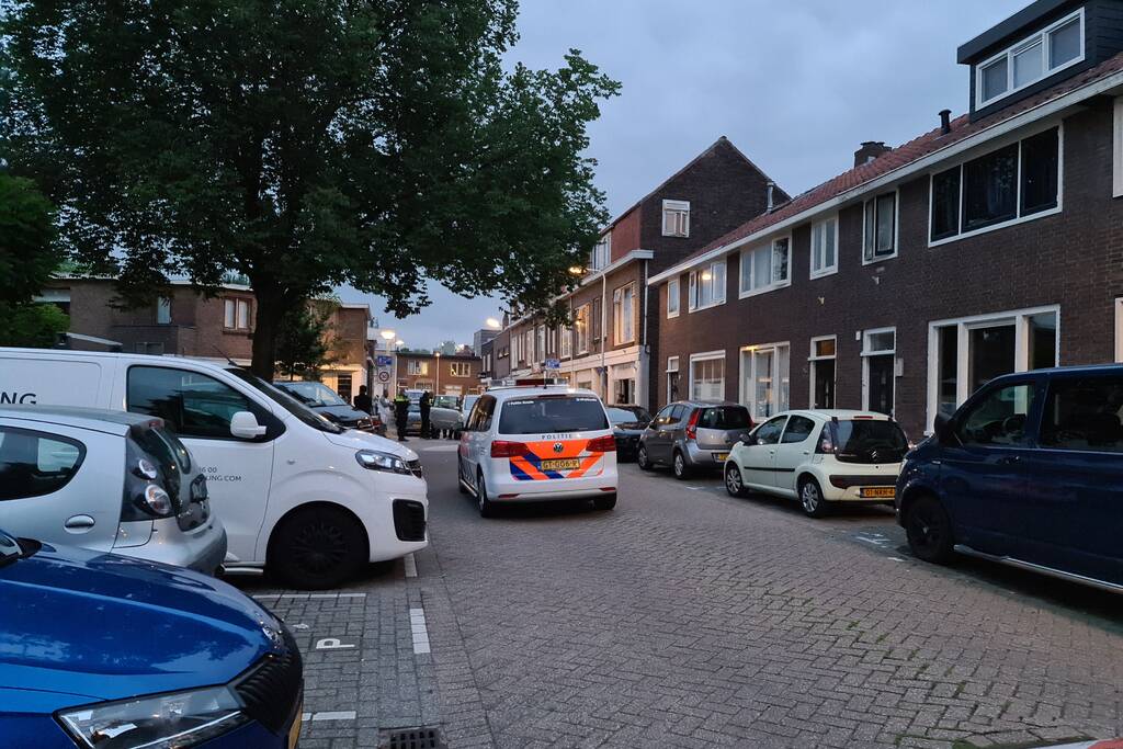Politie haalt man uit woning