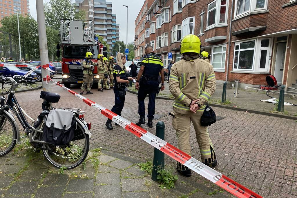 Veel rook uit benedenwoning door brand