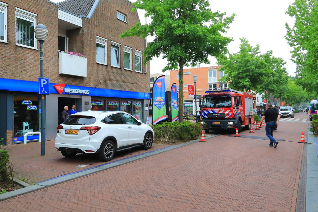 Markt zonder stroom na brand in elektriciteitskast