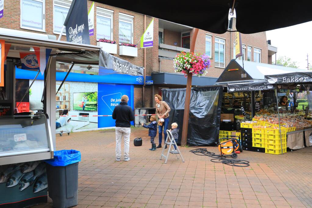 Markt zonder stroom na brand in elektriciteitskast