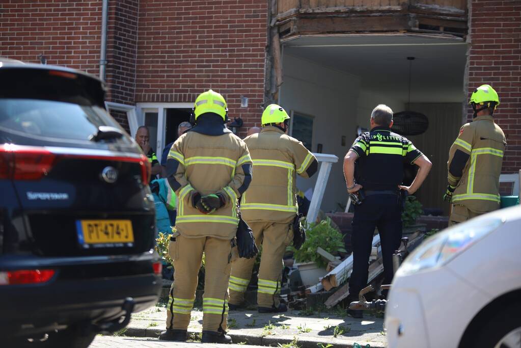 Voorgevel woning deels ingestort bij werkzaamheden