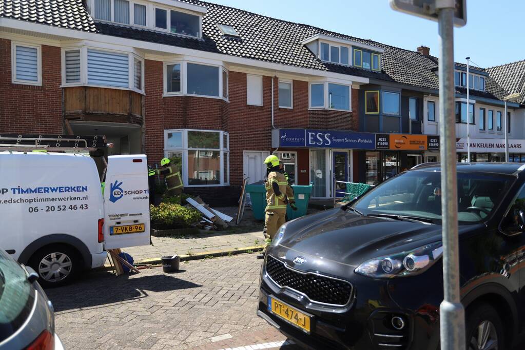 Voorgevel woning deels ingestort bij werkzaamheden