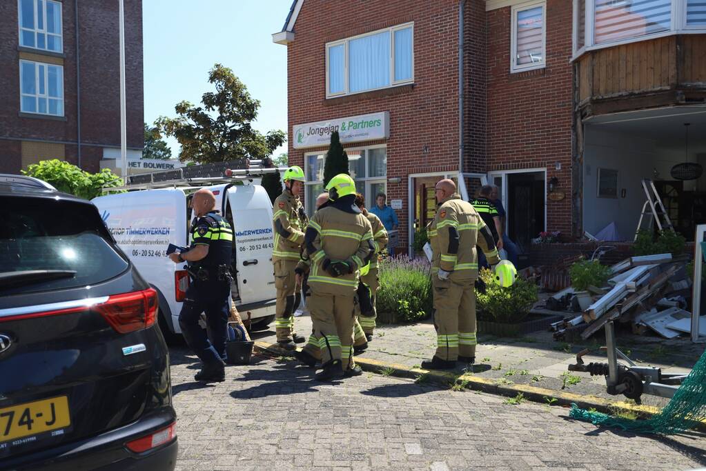 Voorgevel woning deels ingestort bij werkzaamheden