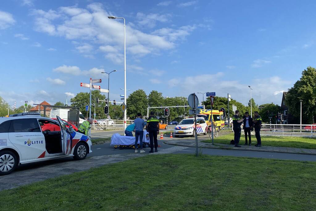 Fietsster gewond door botsing met maaltijdbezorger
