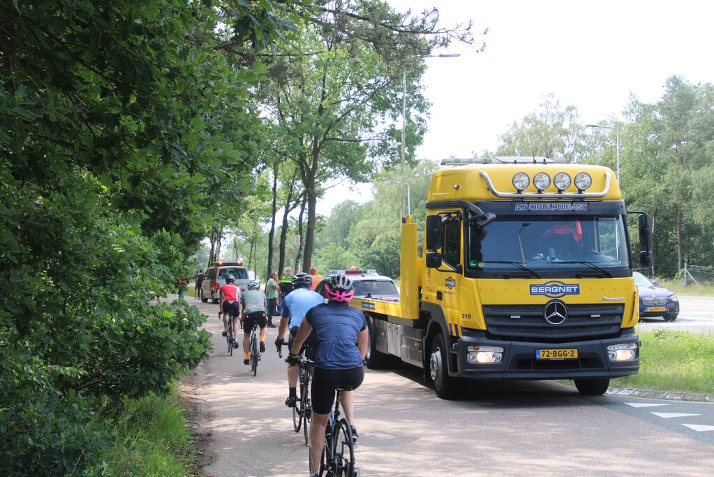 Auto's botsen op kruising