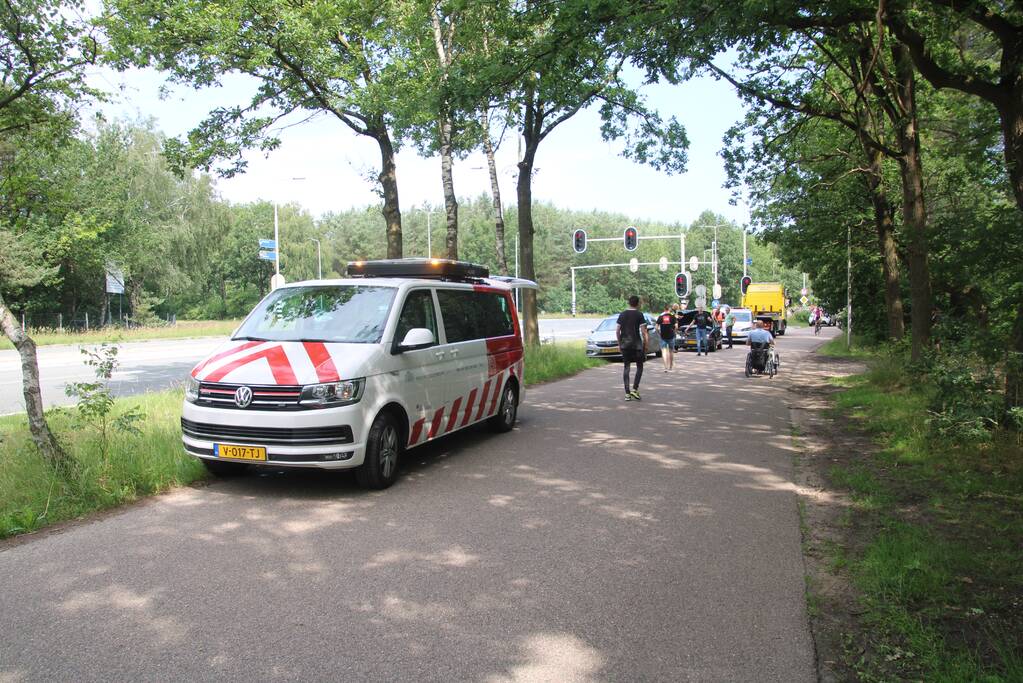 Auto's botsen op kruising