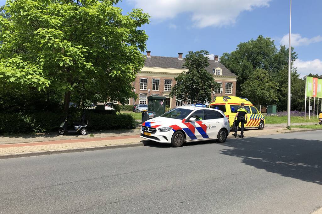 Persoon gewond na val met scootmobiel