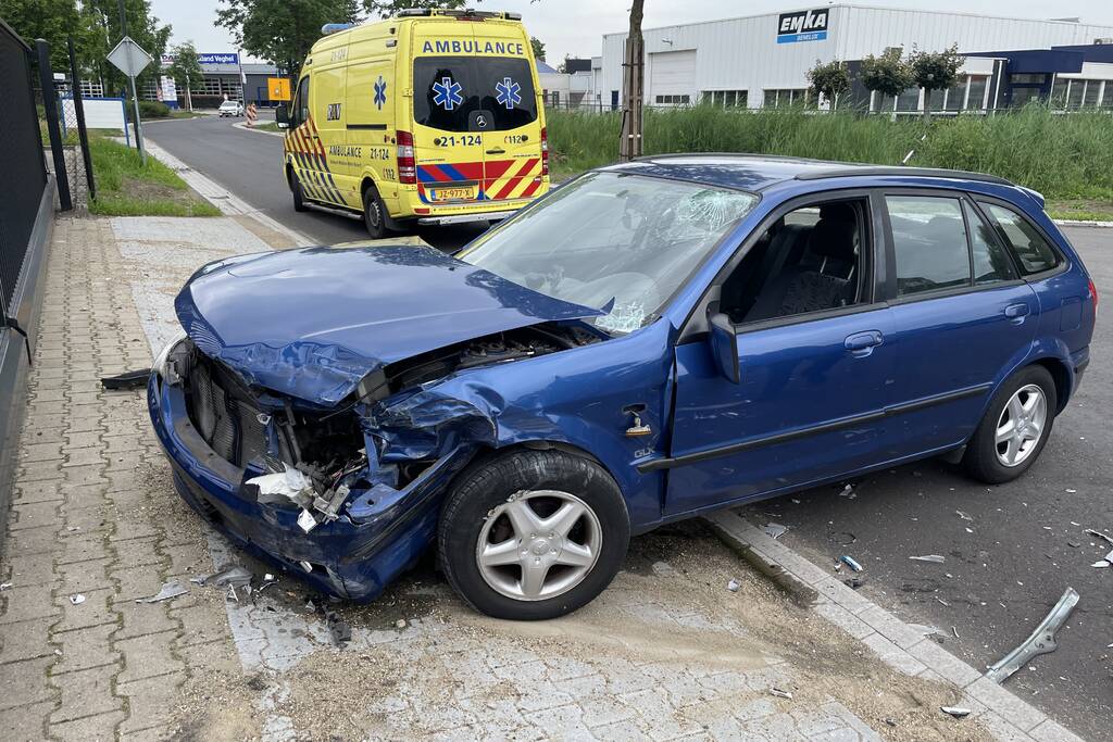 Gewond en veel schade na ongeval