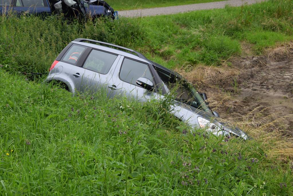 Auto in de sloot na ongeval