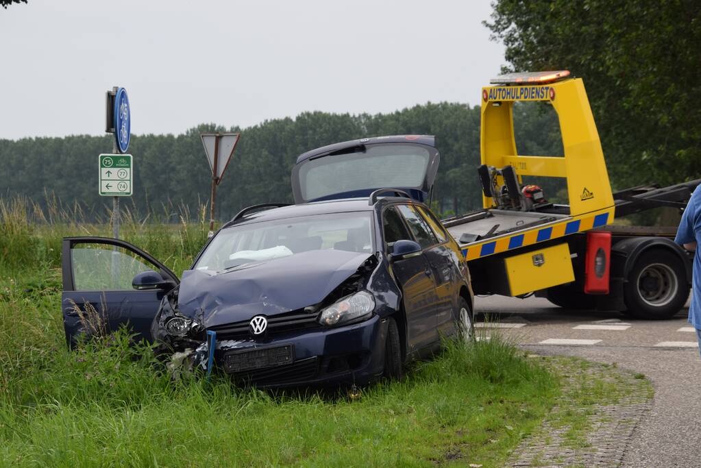 Auto in de sloot na ongeval