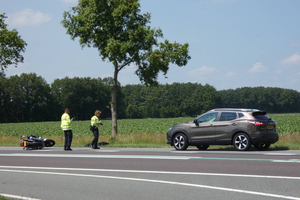 Motorrijder gewond bij botsing op camper