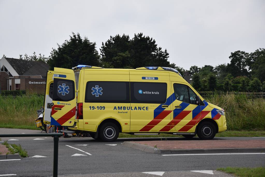 Wielrenner gewond bij eenzijdig ongeval op oversteekplaats