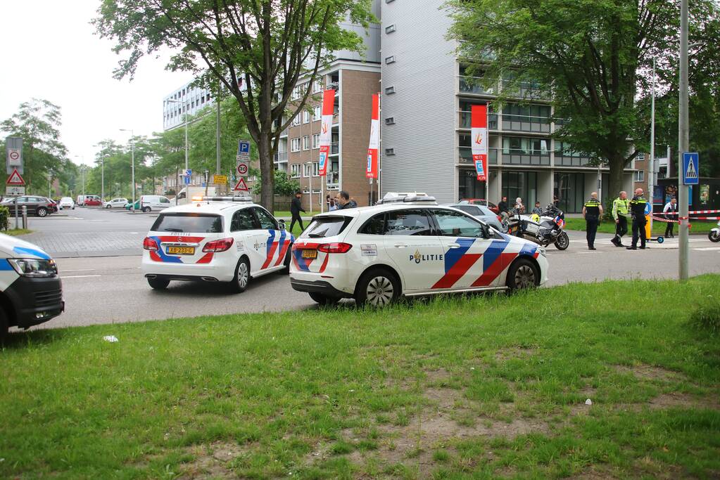 Persoon op step aangereden door auto