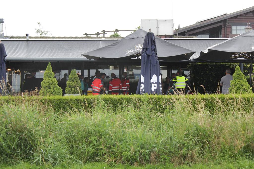 Traumahelikopter voor incident in restaurant