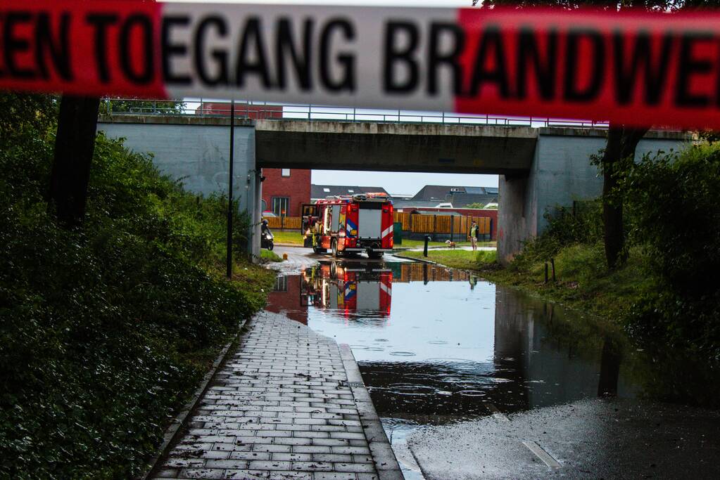 Auto total-loss door ondergelopen tunnel