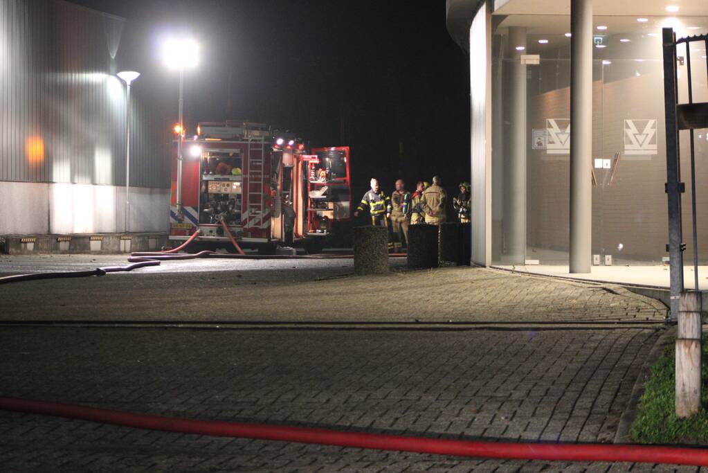 Veel rookontwikkeling bij brand in bedrijfspand