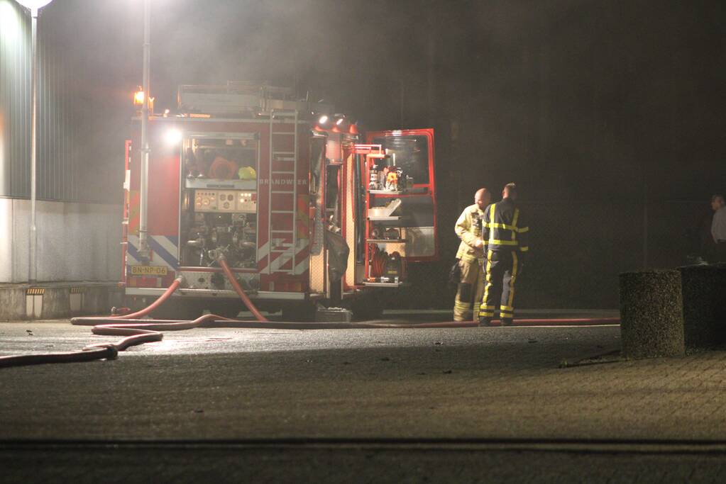 Veel rookontwikkeling bij brand in bedrijfspand