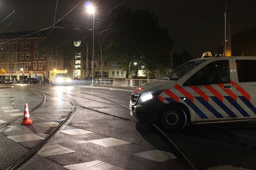 Auto raakt te water na ongeval