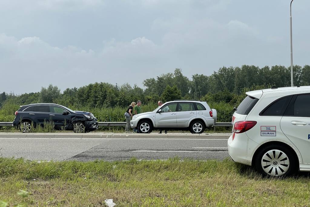 Kerende bestelbus veroorzaakt ongeval