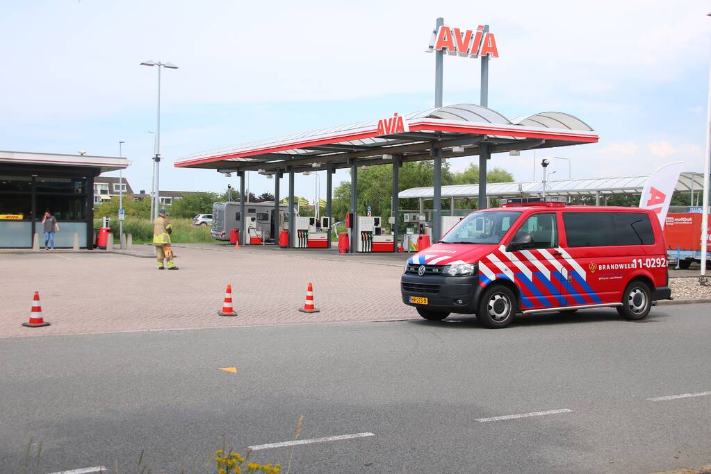 Brandweer doet onderzoek bij Avia Tankstation