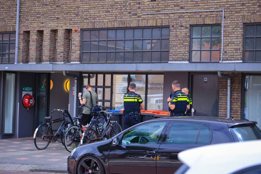 Politie ingezet bij apotheek voor man met verward gedrag