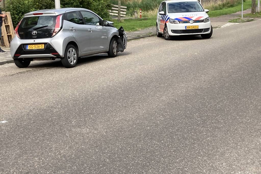 Twee auto's met elkaar in botsing