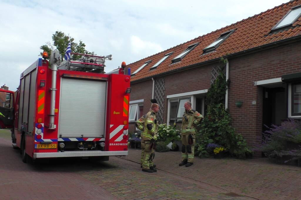 Brandweer doet onderzoek in woning