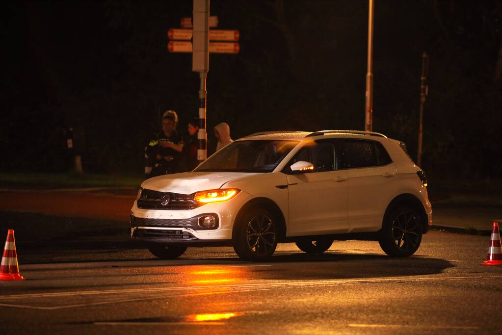 Snorfietser gewond door ongeval met personenauto