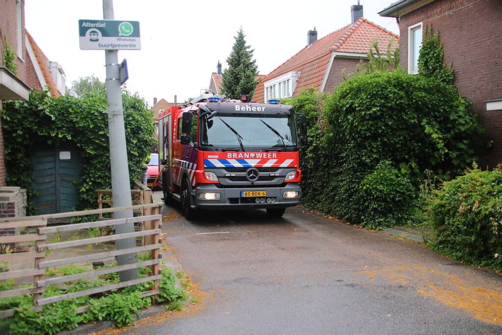 Schuur achter woning verwoest door brand