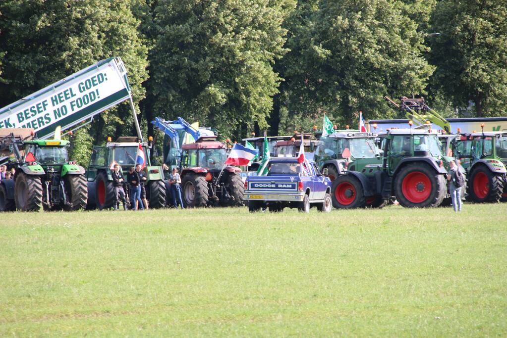 Eerste boeren arriveren op demonstratieterrein